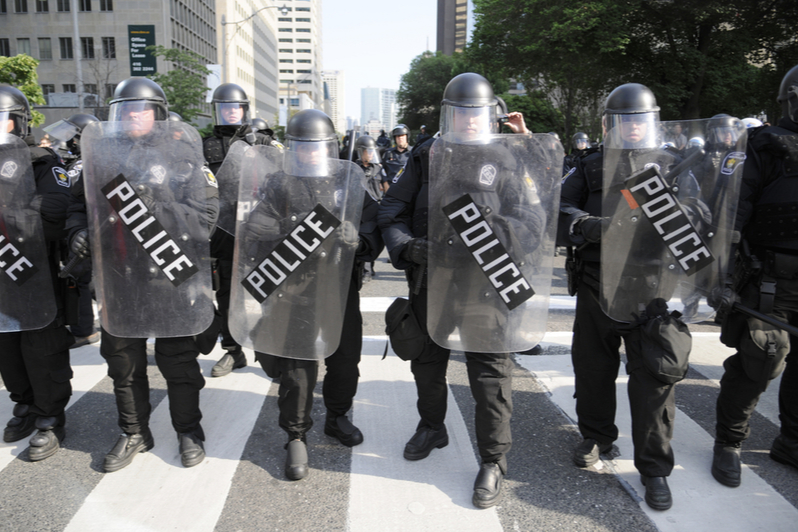 can police manage protests