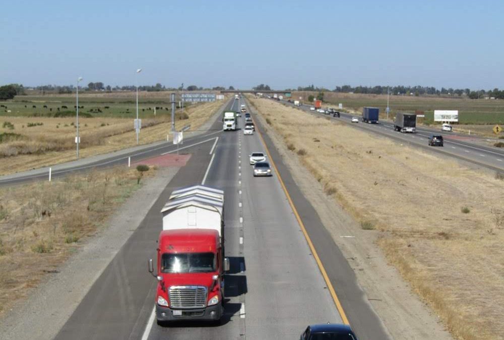 Warren, MI – One Killed in Crash with 18-Wheeler on Van Dyke Ave near E 8 Mile Rd