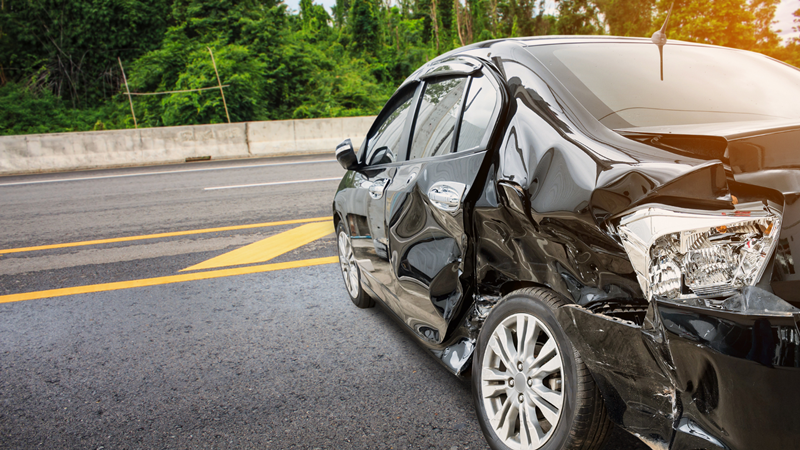 Detroit, MI – Injuries Reported in Car Crash on M-10 near W Jefferson Ave