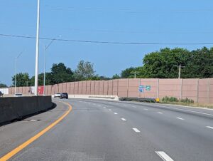 Detroit, MI - Vehicle Wreck w/Injuries on I-94 at Van Dyke