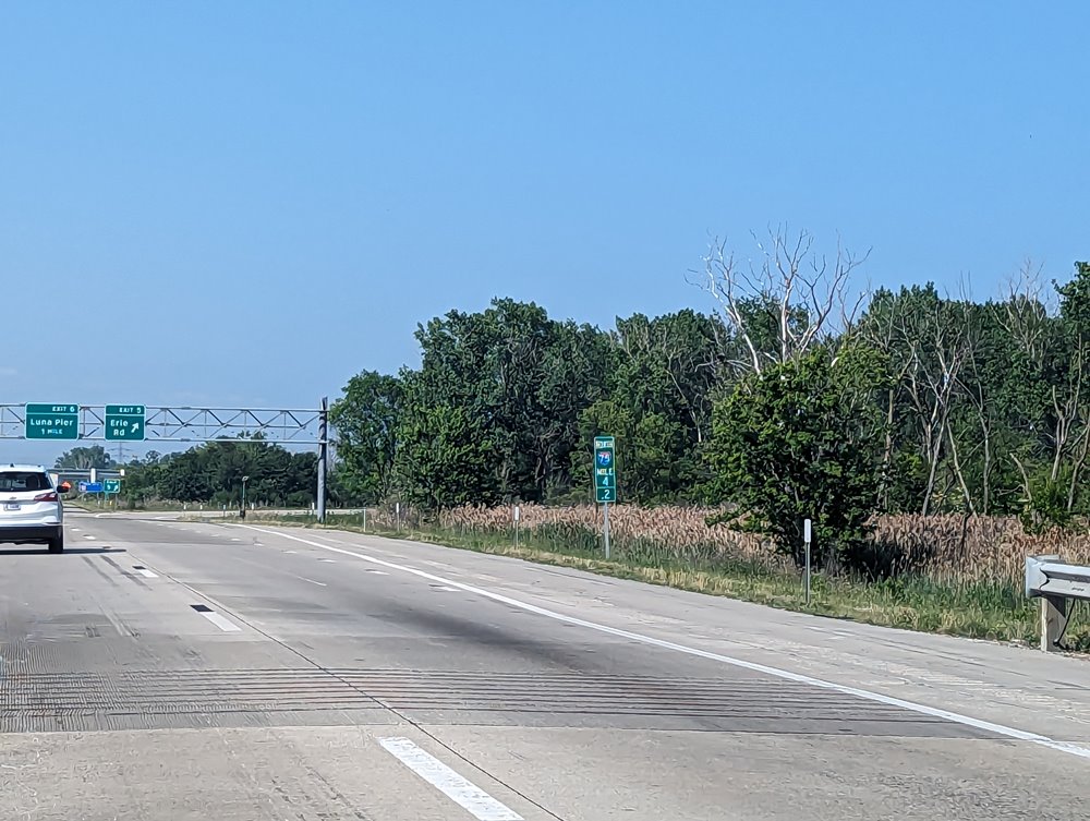 Lansing, MI - Multiple Drivers Collide on US