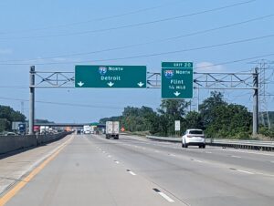 Detroit, MI - Injuries Occur in Vehicle Wreck on I-275 at M-5