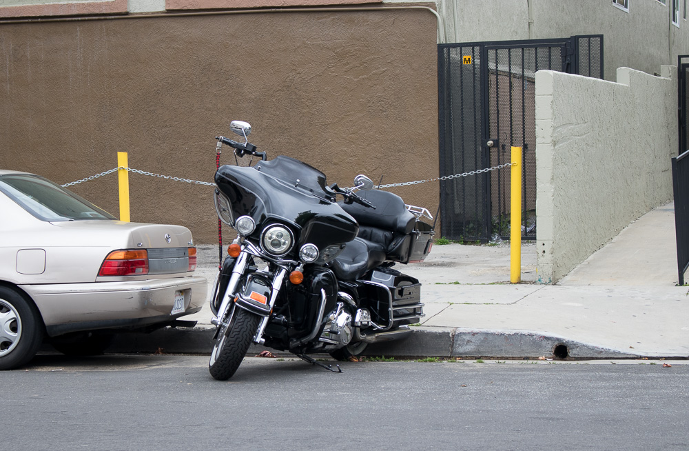 Lansing, MI - Fatality, Injuries Occur in Motorcycle