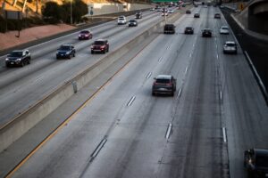 Detroit, MI - Multi-Vehicle Wreck w/Injuries on I-94 Near Gratiot Ave