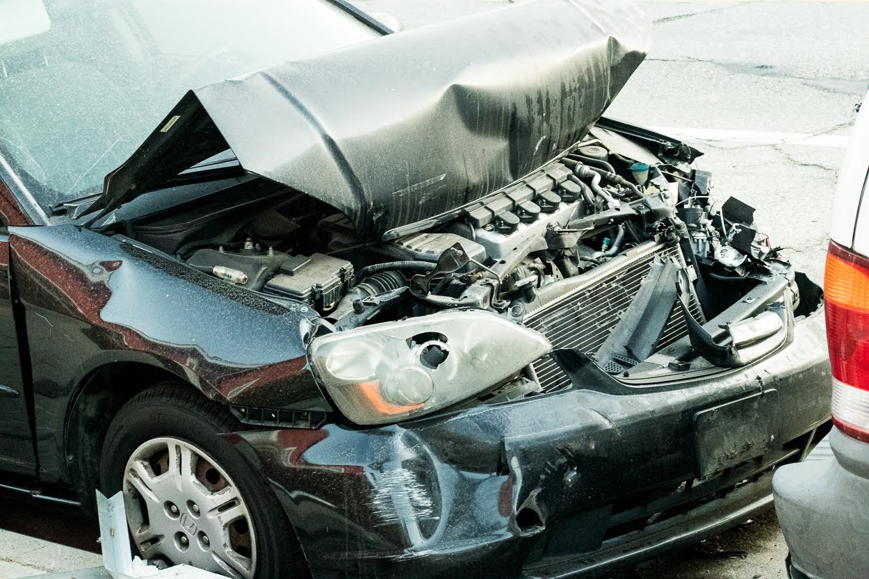 Detroit, MI - Two-Driver Crash Causes Injury on