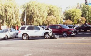 Flint, MI – Car Crash with Injuries at E Atherton Rd & S Saginaw St