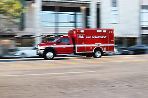 Grand Rapids, MI – Injury Crash at E Beltline Ave SE & Lake Dr SE