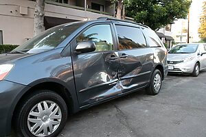 Detroit, MI - Crash Reported at E Warren Ave and Chrysler Dr